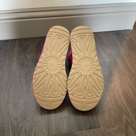 UGG Classic Mini II Boot - Picture 6 of 7